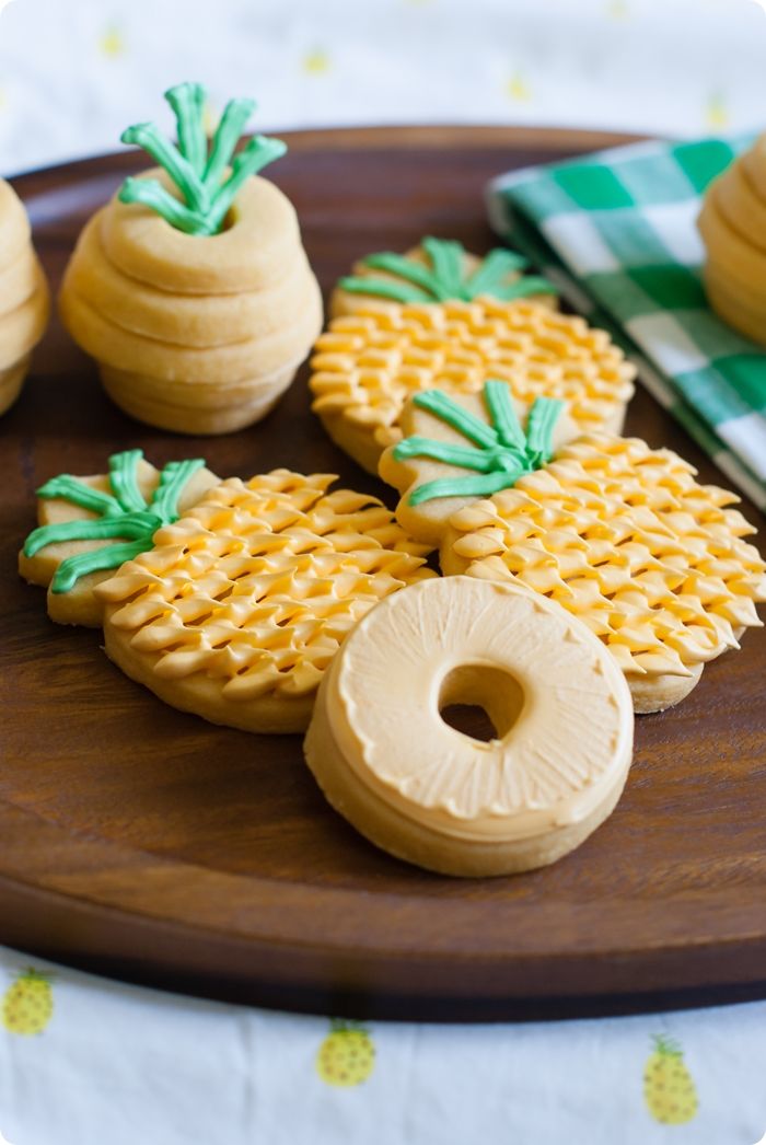 pineapple cookies, 3 ways ::: tutorial for making each from @bakeat350