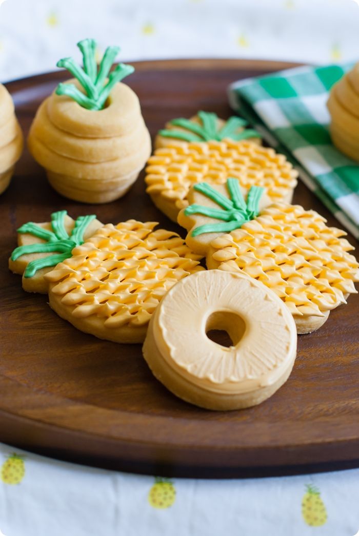 pineapple cookies, 3 ways ::: tutorial for making each from @bakeat350 