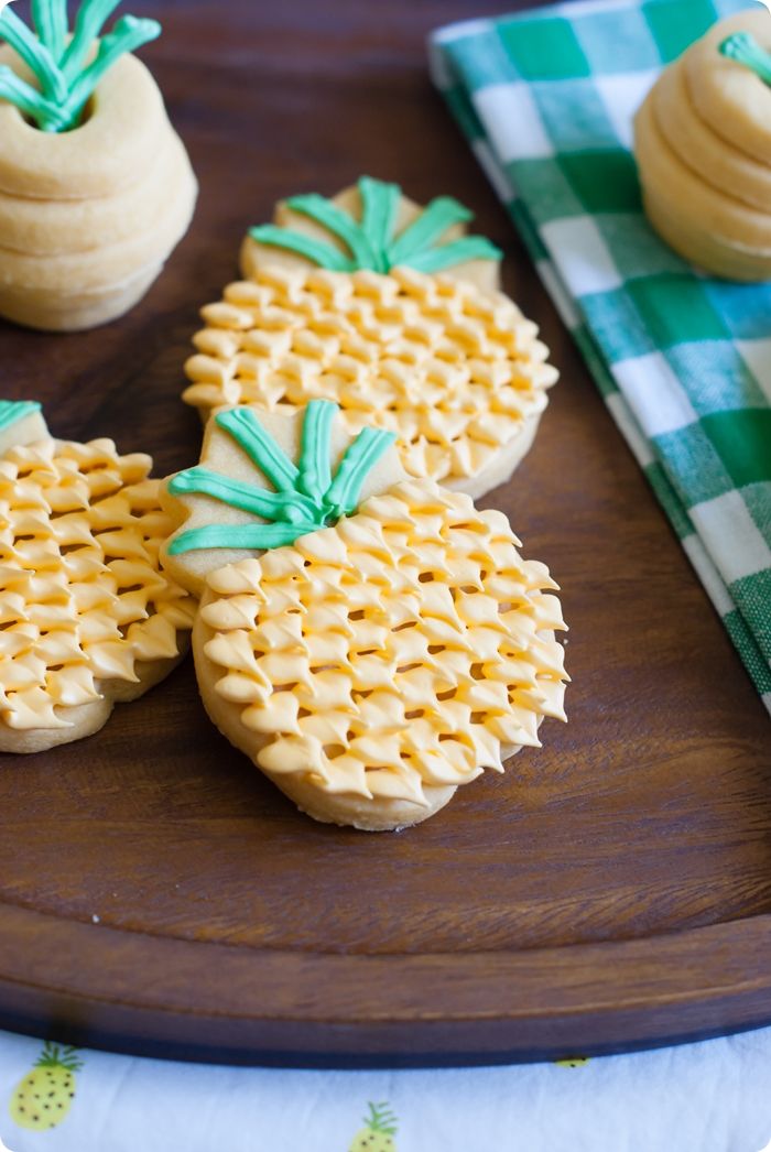 pineapple cookies, 3 ways ::: tutorial for making each from @bakeat350