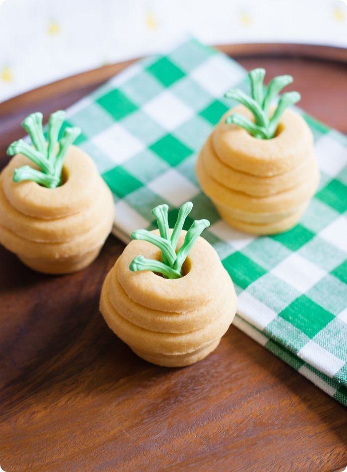 pineapple cookies, 3 ways ::: tutorial for making each from @bakeat350