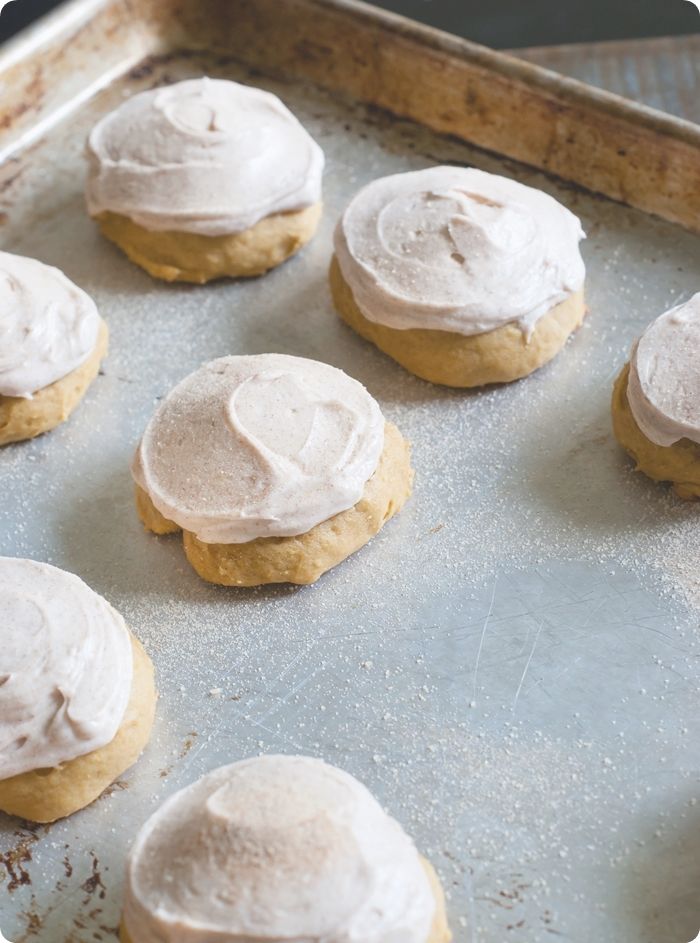 soft pumpkin cookies with cinnamon sugar frosting ... so heavenly! bring on the PUMPKIN!