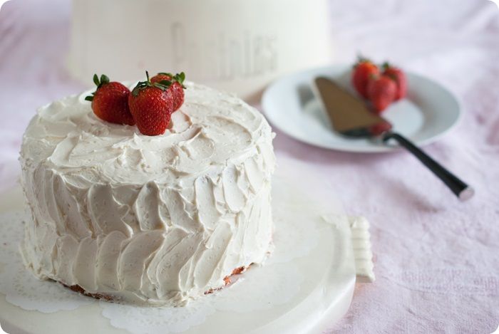 strawberry layer cake with swiss meringue buttercream