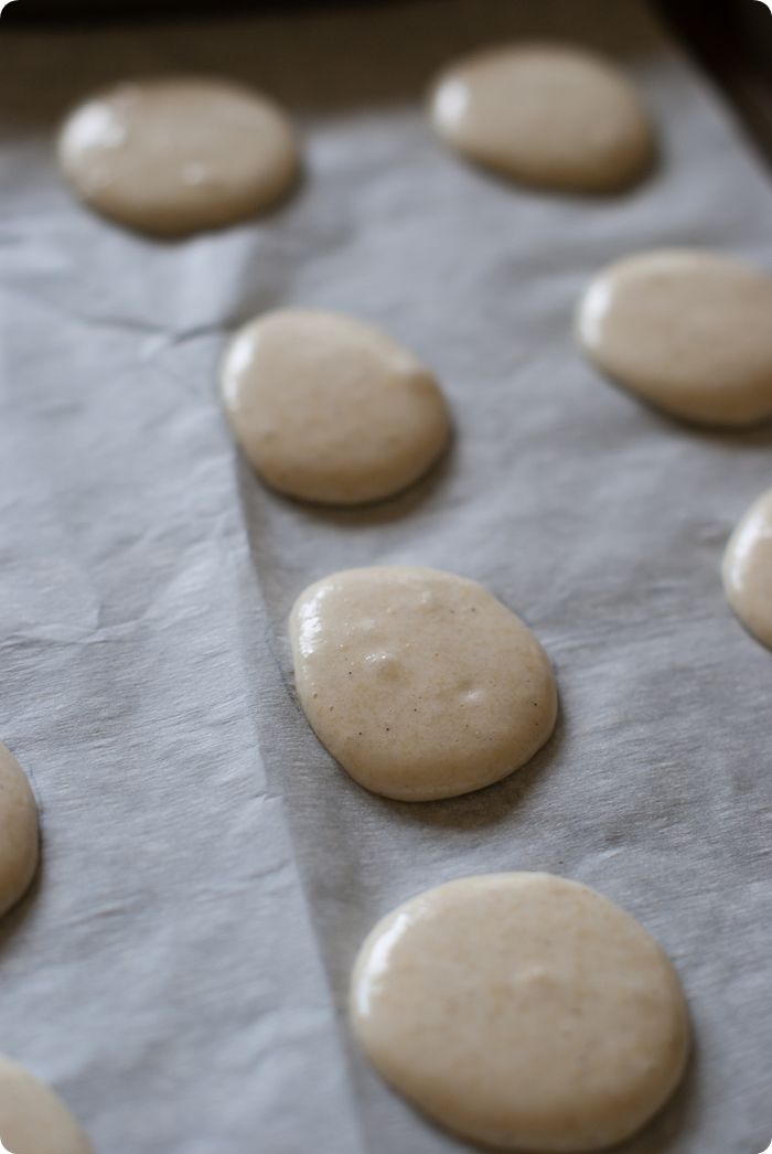 vanilla bean macarons piped photo vanillabeanmacarons1of11.jpg