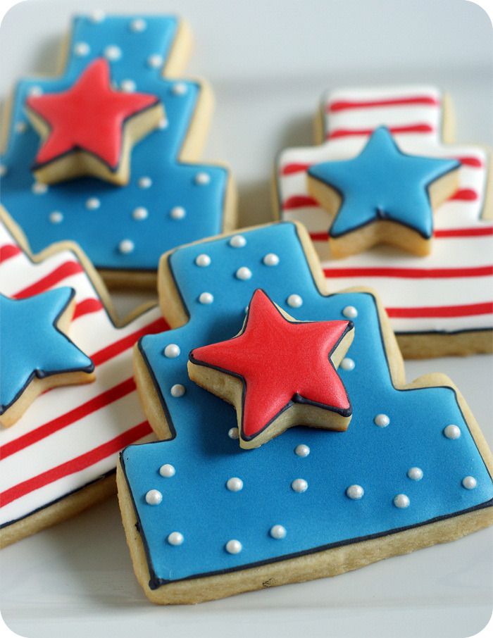 double-decker 4th of july patriotic decorated cookies from bakeat350.blogspot.com
