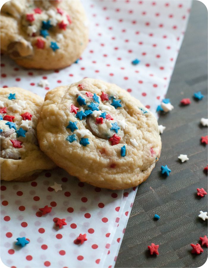 Star-Spangled 4th of July Soft Milk Chocolate Chip Cookies | bakeat350.blogspot.com