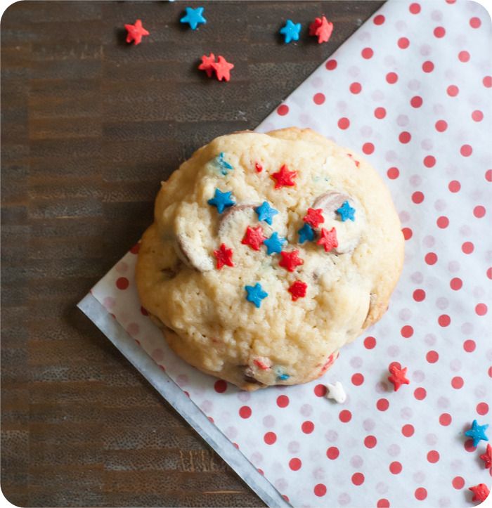 Star-Spangled 4th of July Soft Milk Chocolate Chip Cookies | bakeat350.blogspot.com
