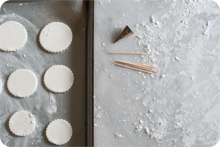 how to make carnation cookies from bakeat350.blogspot.com