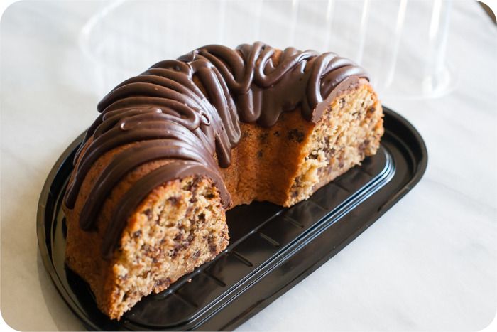 cinnamon brown sugar chocolate chip bundt cake : half birthday cake!