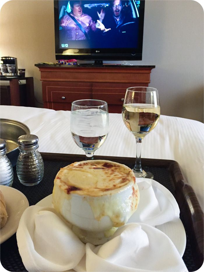 cookie con room service photo cookie con phone pics 2 2 of 5.jpg