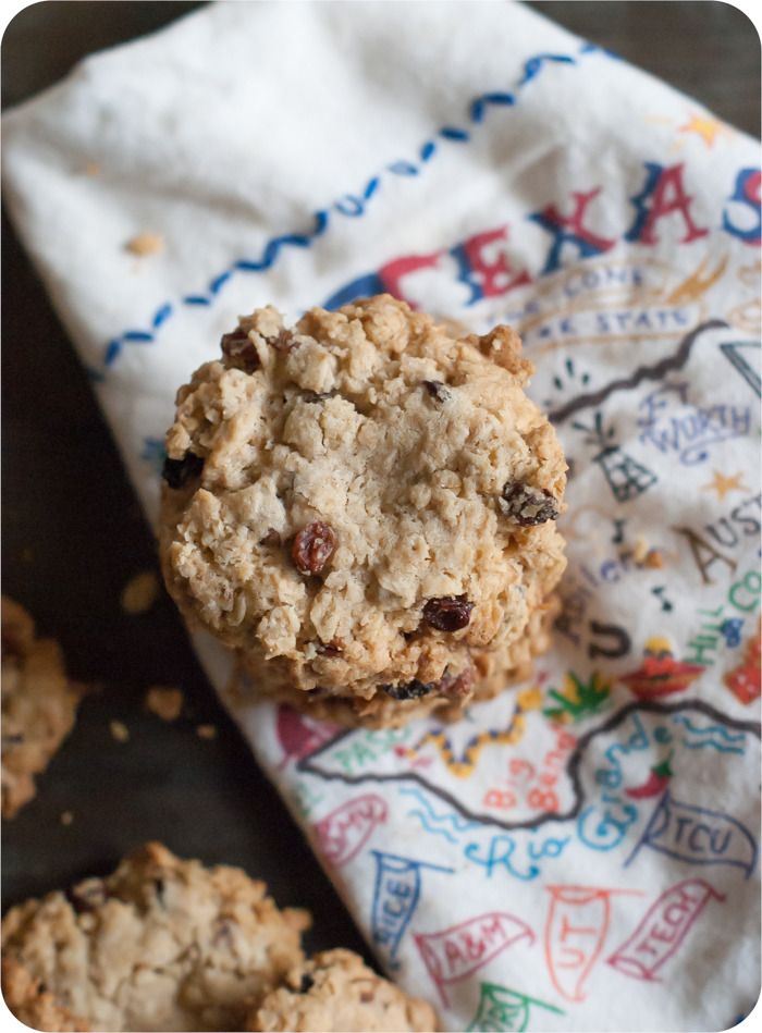 crunchy oatmeal raisin cookies 