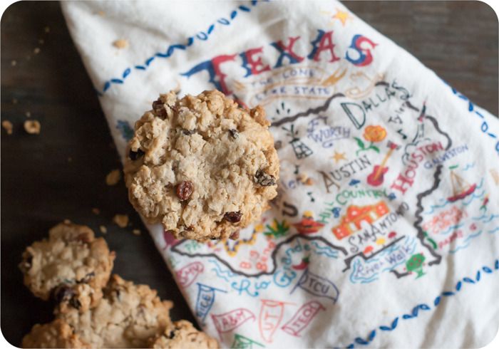 crunchy oatmeal raisin cookies 