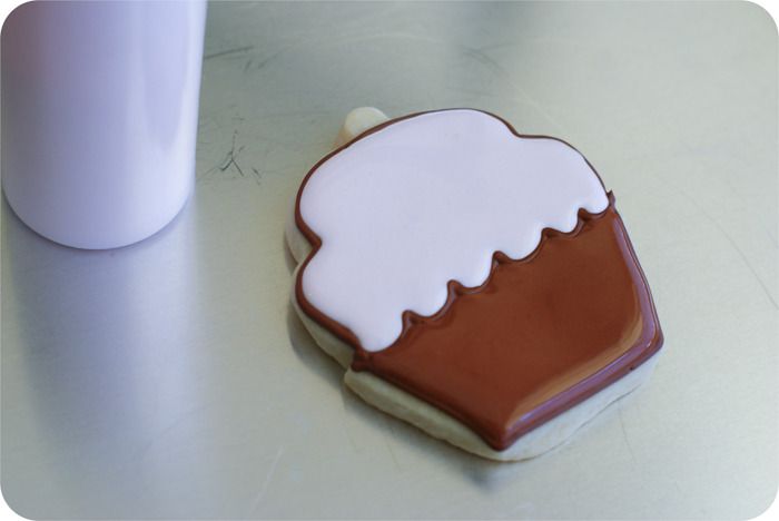 how to decorate cupcake cookies | bakeat350.blogspot.com