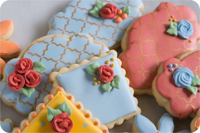 fall floral decorated cookies ... how to mix colors to achieve this color palette
