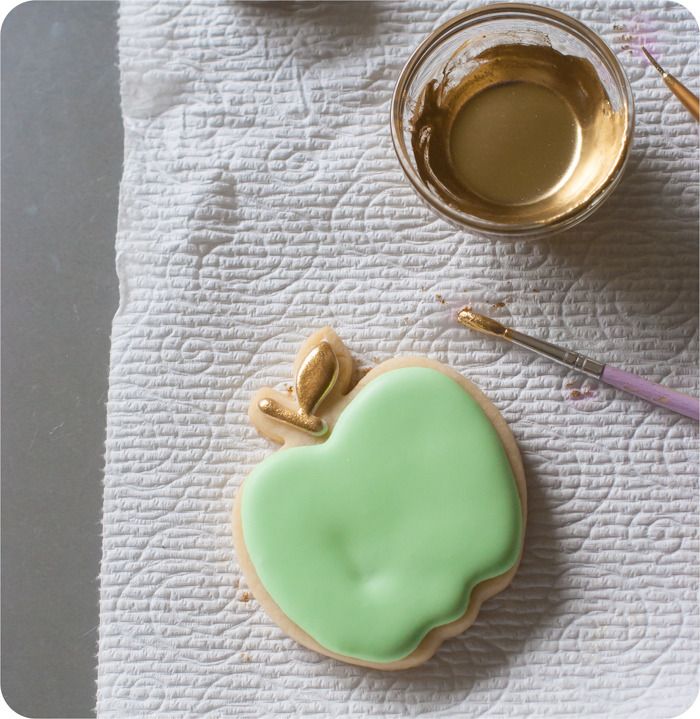 golden delicious apple cookies : tips and decorating tutorial