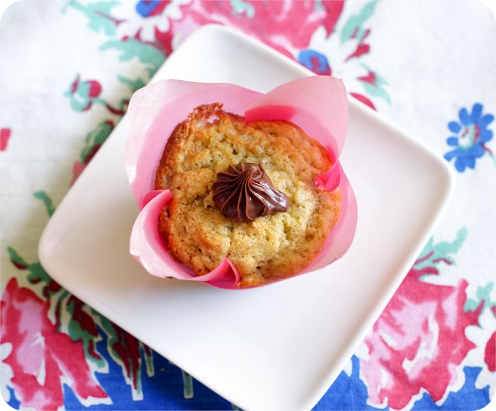 nutella-filled banana muffins : recipe from @bakeat350