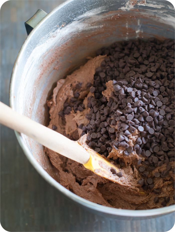 SO. GOOD. > nutella chocolate chip cookies :: from bakeat350.blogspot.com