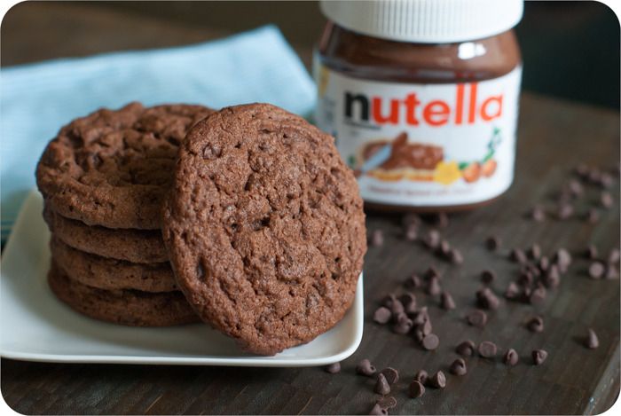 SO. GOOD. > nutella chocolate chip cookies :: from bakeat350.blogspot.com