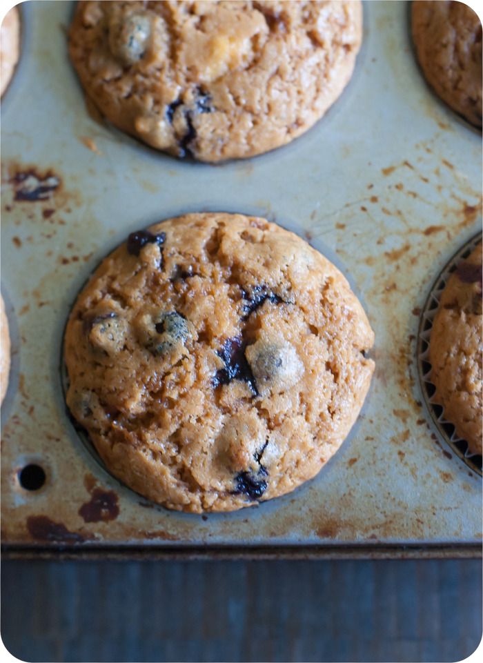 peachy blueberry muffins made with coconut sugar!!!