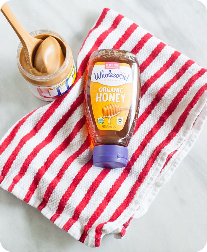 peanut butter and honey sandwich cookies, cookies are sweetened with only honey | bakeat350.blogspot.com