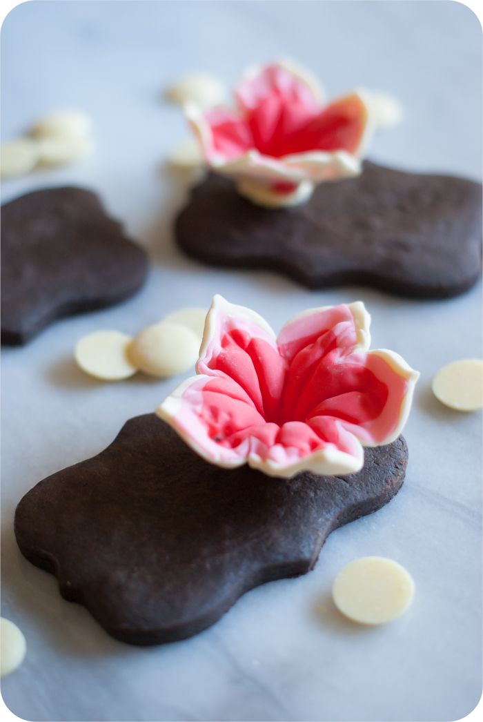 petunias made from modeling chocolate for decorating cakes and cookies