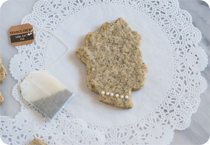 tea with the queen : earl grey shortbread cookie recipe | bakeat350.blogspot.com