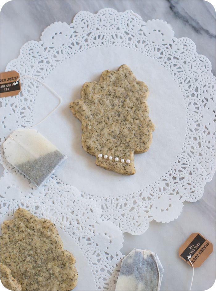tea with the queen : earl grey shortbread cookie recipe | bakeat350.blogspot.com