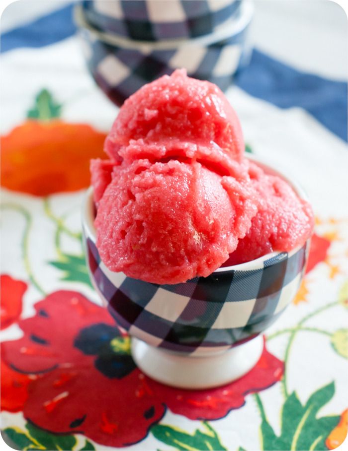 raspberry champagne sorbet : from bakeat350.blogspot.com