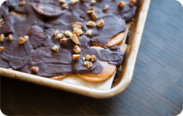 ritz cracker toffee | bakeat350.blogspot.com