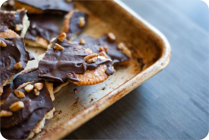 ritz cracker toffee | bakeat350.blogspot.com