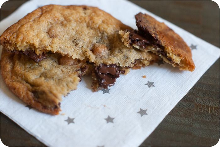 salted caramel chocolate chunk cookies ... big, buttery, chewy cookies for back-to-school or anytime!