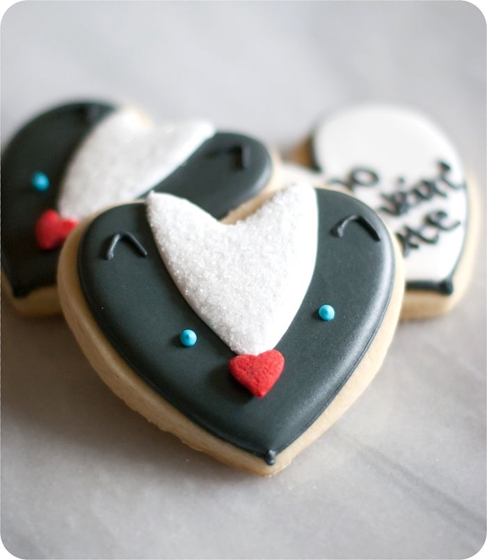 heart-shaped skunk cookies ... you're too stinkin' cute!  {valentine decorated cookie tutorial}