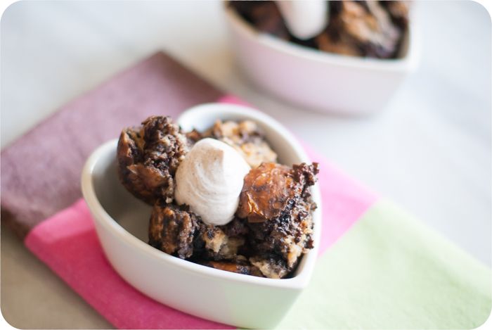 lightened-up, slow-cooker CHOCOLATE bread pudding ... light on sugar and fat, but bursting with bittersweet chocolate and cinnamon! so warm and comforting!