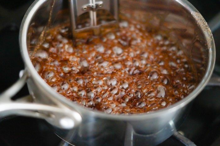 making cinnamon sugar pecans