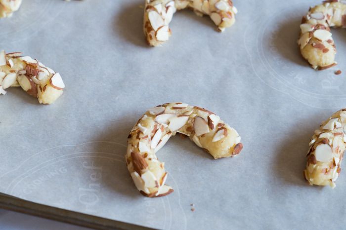 Mandelhoernchen: Chocolate-Dipped Almond Horns