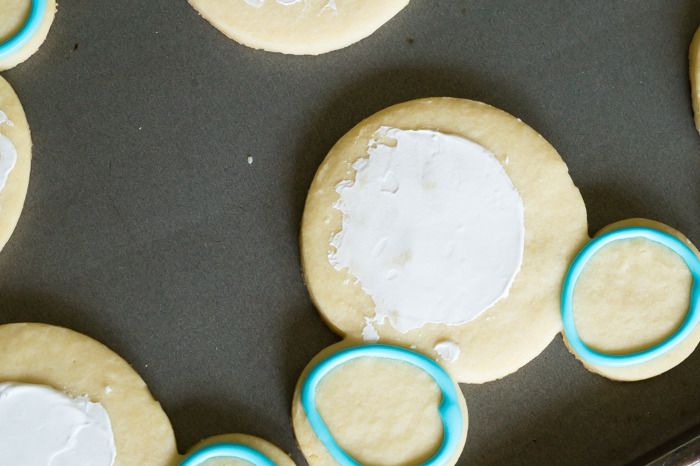 how to make Cinderella carriage cookies ... from a Mickey Mouse cookie cutter! Perfect for a Cinderella or princess party!