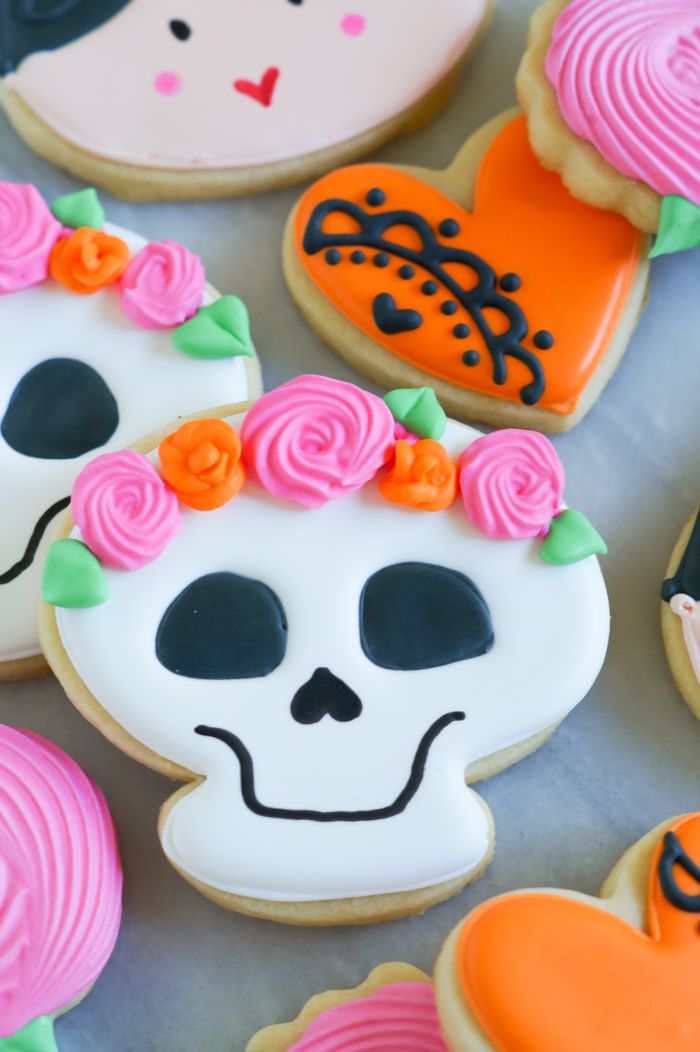 Dia de los Muertos Decorated Cookies > decorating tutorial