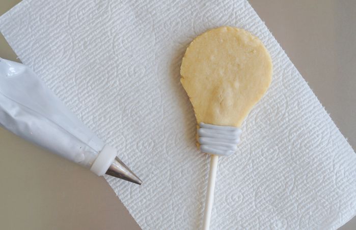 How to Make Light Bulb Cookies ... on a stick!