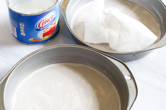 how to grease and line cake pans