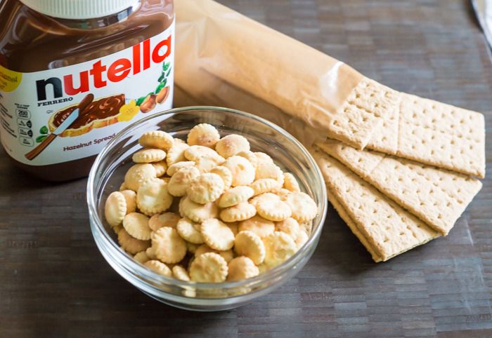No-Bake Nutella Cracker Bars