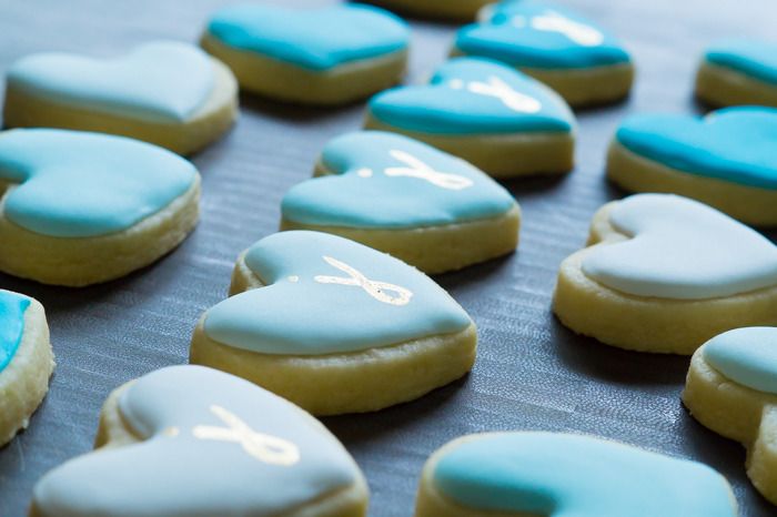 mini ombre heart cookies with gold painted monogram