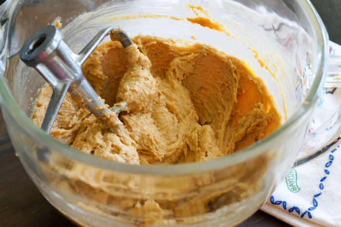 peanut butter bundt cake with peanut butter fudge frosting