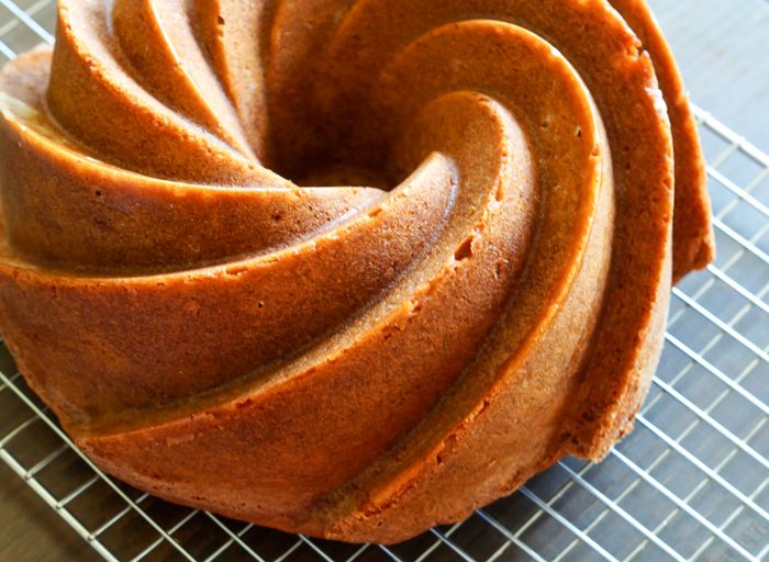 so pretty! > peanut butter bundt cake with peanut butter fudge frosting