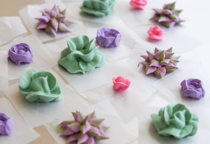 how to make royal icing succulents and roses | bakeat350.blogspot.com