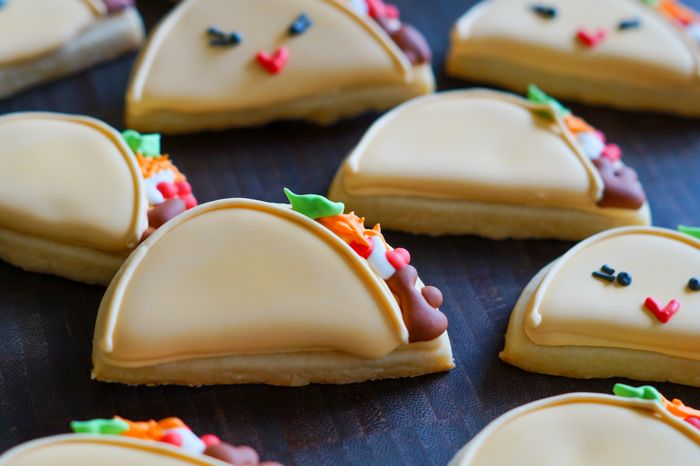 decorated tacos and taco belle cookies : fun cookie tutorial from bakeat350.blogspot.com