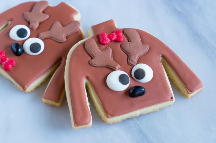 ugly Christmas sweater decorated cookies : bakeat350.blogspot.com