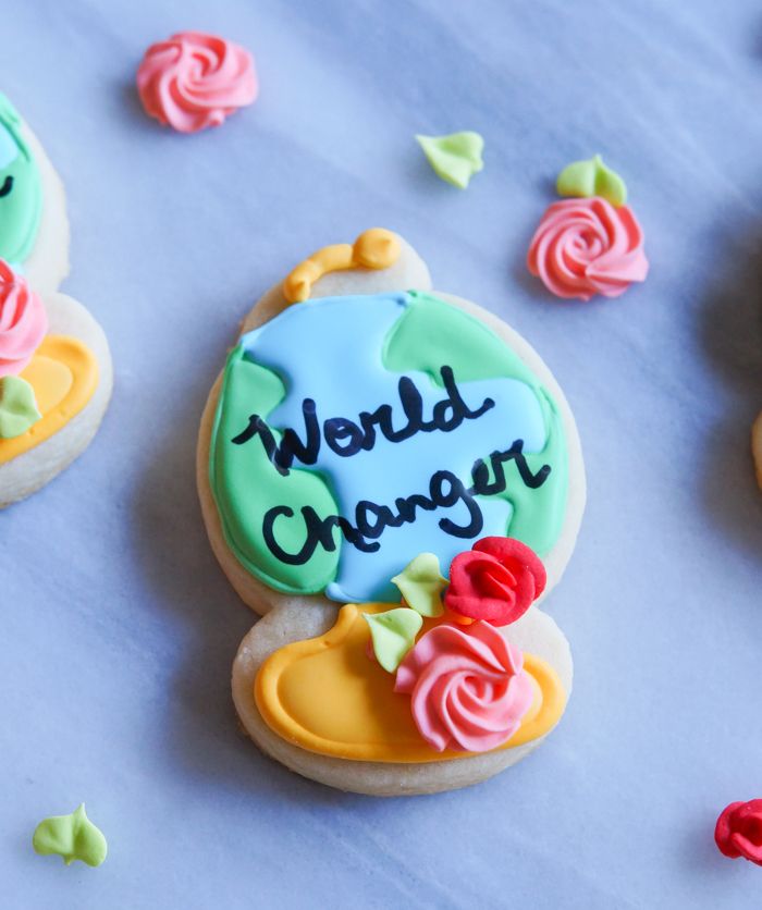 how to make floral-embellished globe cookies