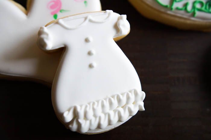 decorated baptism dress cookies | bakeat350.net
