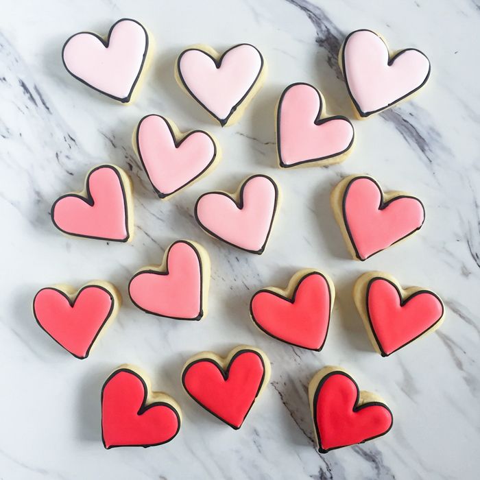 black-outlined ombre heart cookies in poppy ♥