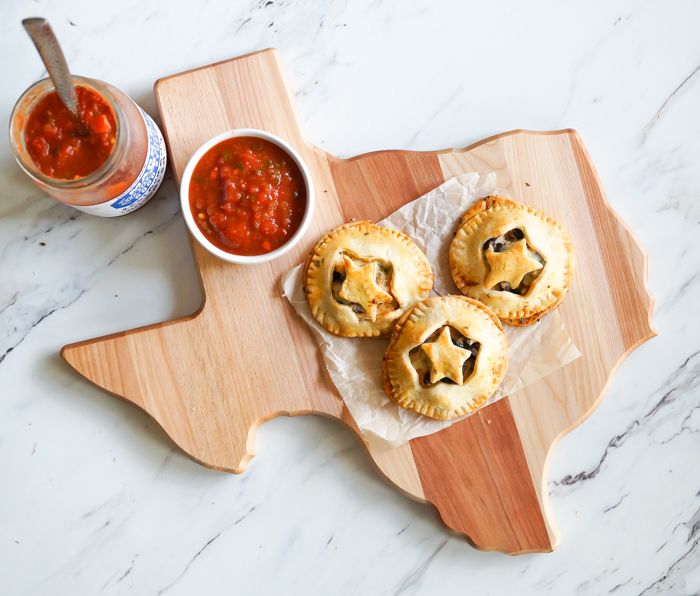 Star Empanadas : 4 Uses for Pie Dough other than pie! | bakeat350.blogspot.com