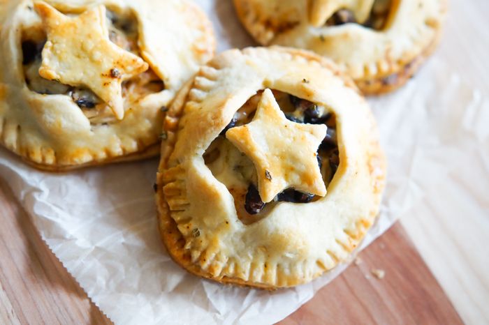 Star Empanadas : 4 Uses for Pie Dough other than pie! | bakeat350.blogspot.com